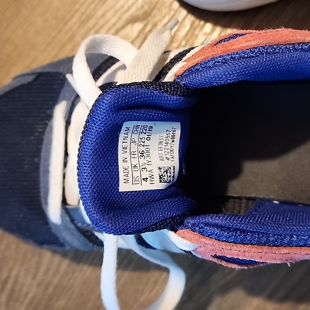 Adidas cloudfoams - Picture 2 of 3